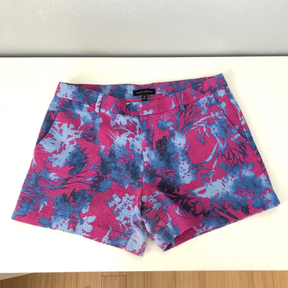 ☀️Banana Republic Pink and Blue Floral Shorts